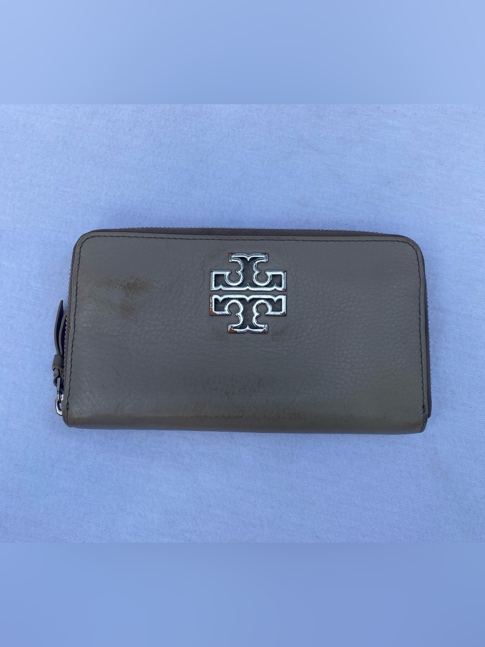 Tory Burch Zip Britten Zip Continental Gray Leather Wallet
